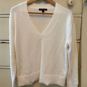 Banana Republic Factory V-Neck Eyelash Sweater - Med off-white